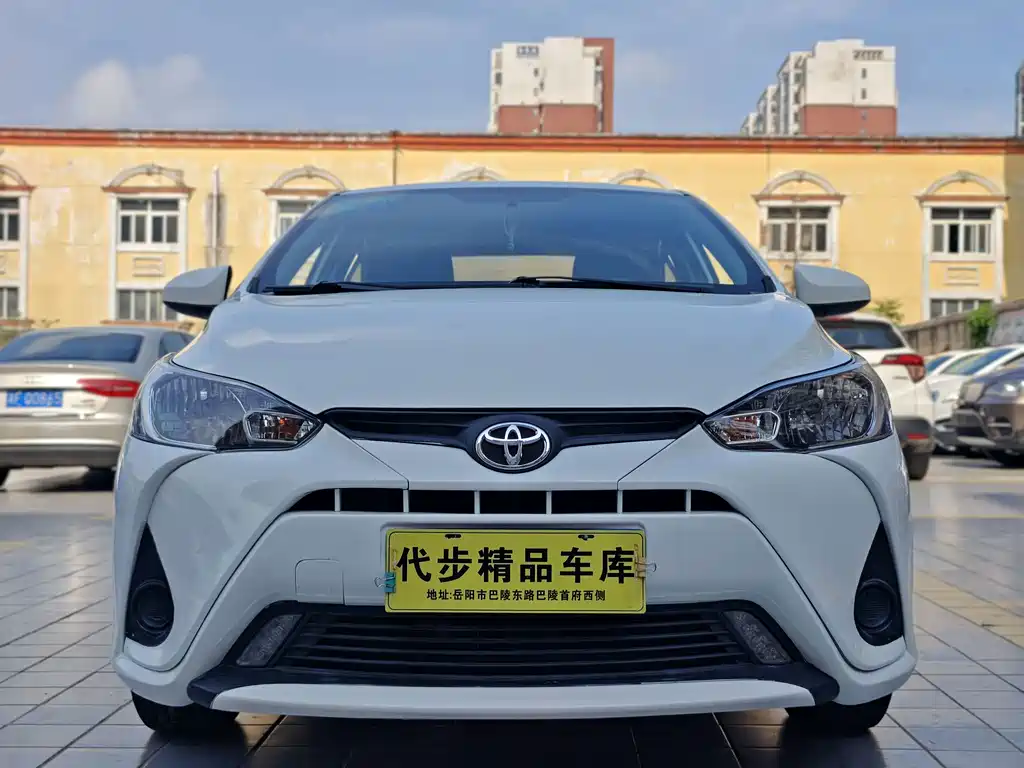 Toyota Yaris L 2017 — фото 2