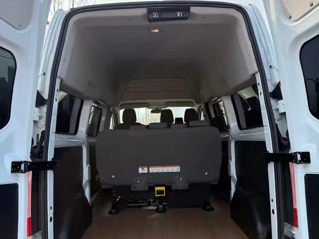 Ford Transit 2018 — фото 14