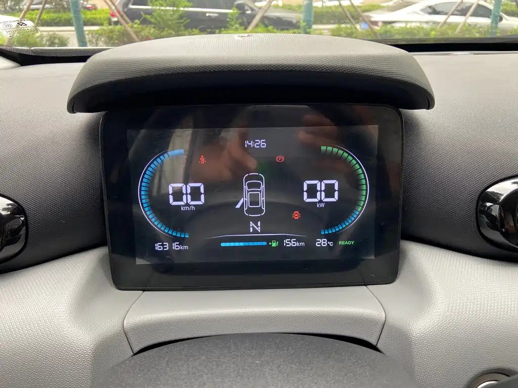 Leapmotor Zero Running T03 2023 — фото 12