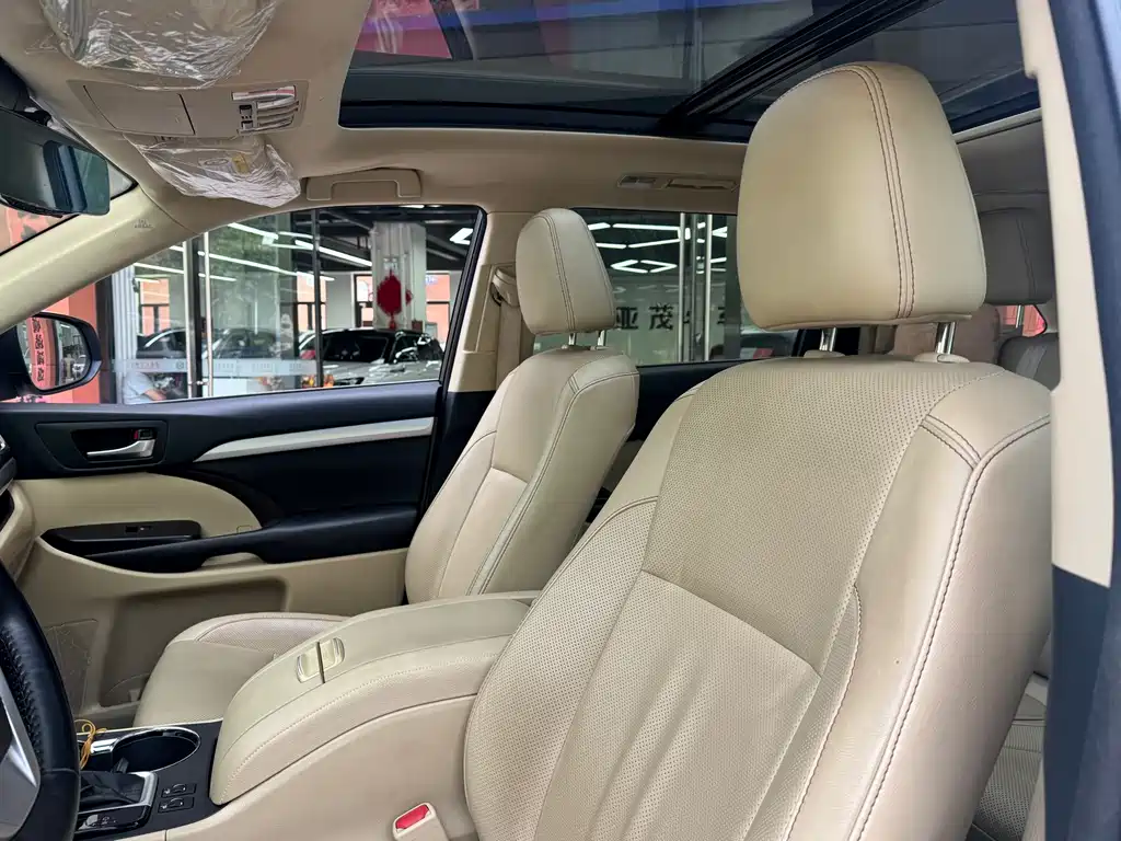 Toyota Highlander 2018 — фото 10