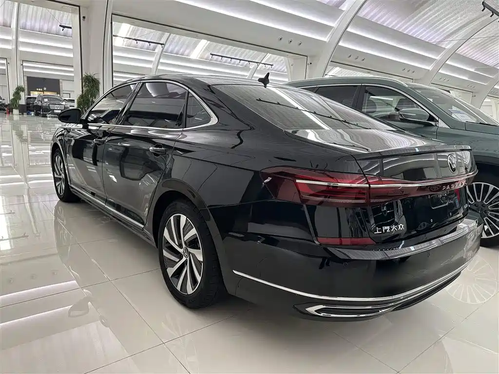 Volkswagen Passat Plug-In Hybrid 2022 — фото 20