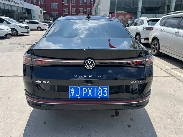 Volkswagen Magotan 2024