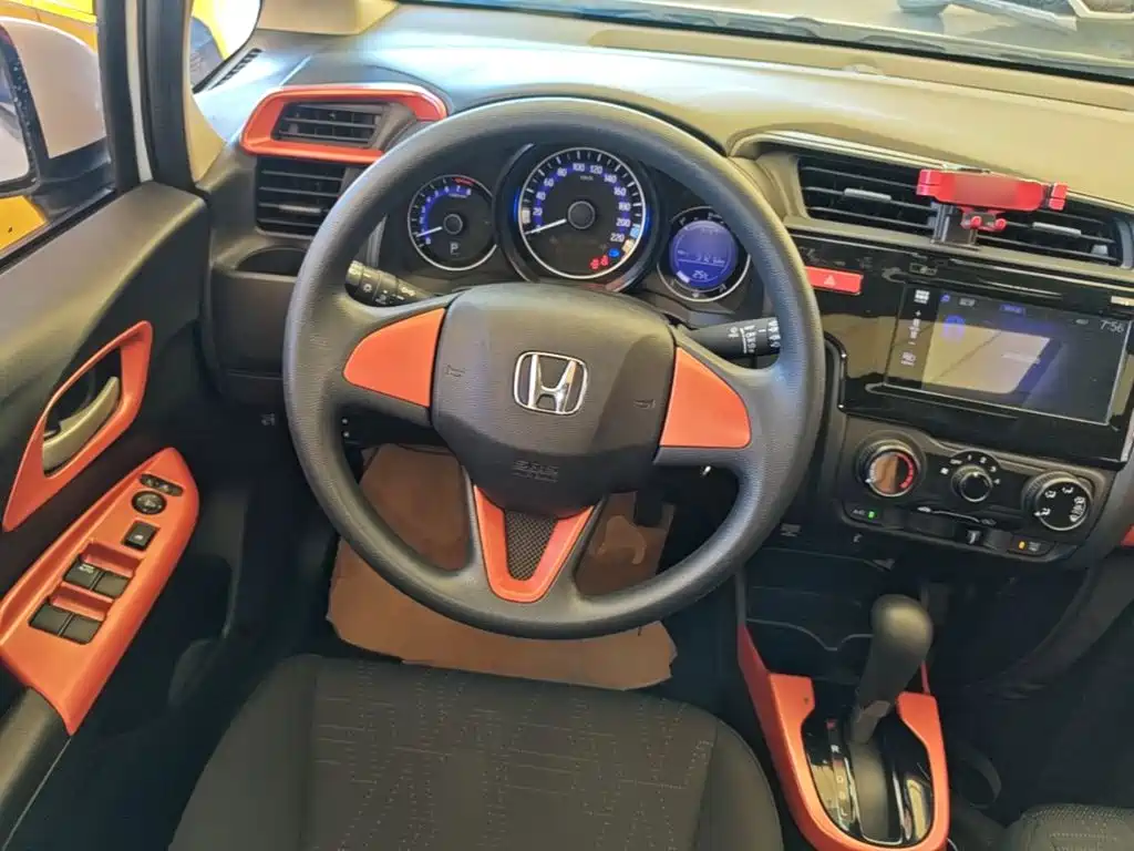 Honda Fit 2017 — фото 11