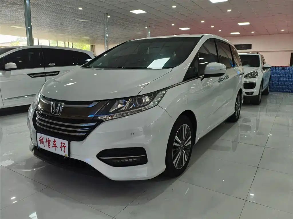 Honda Odyssey 2018 — фото 1
