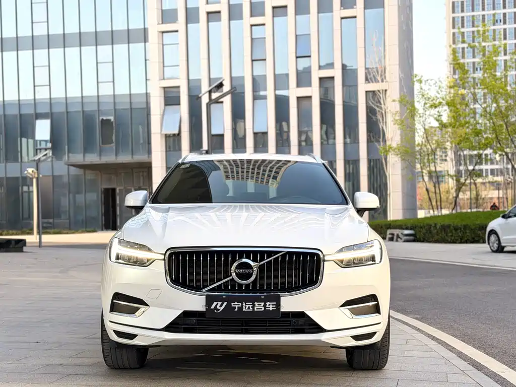 Volvo XC60 2021 — фото 2
