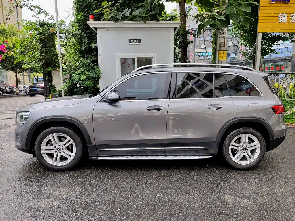 Mercedes-Benz GLB 2021