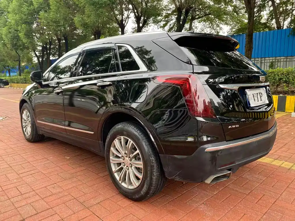 Cadillac XT5 2017 — фото 6
