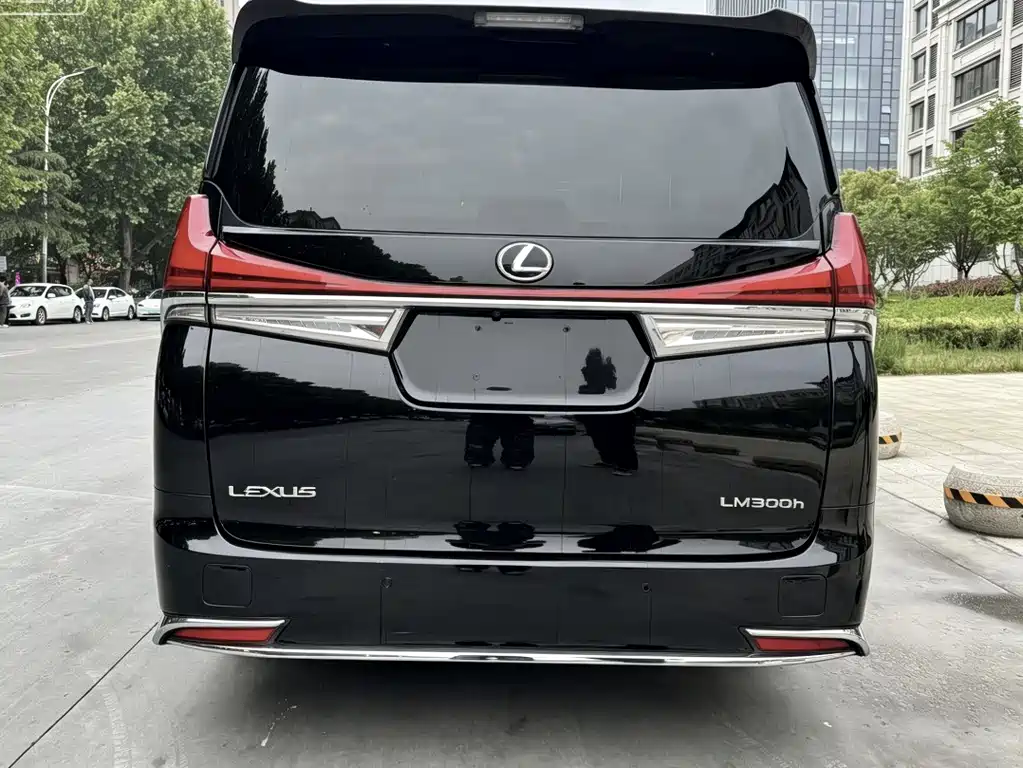 Toyota Vellfire 2023 — фото 8