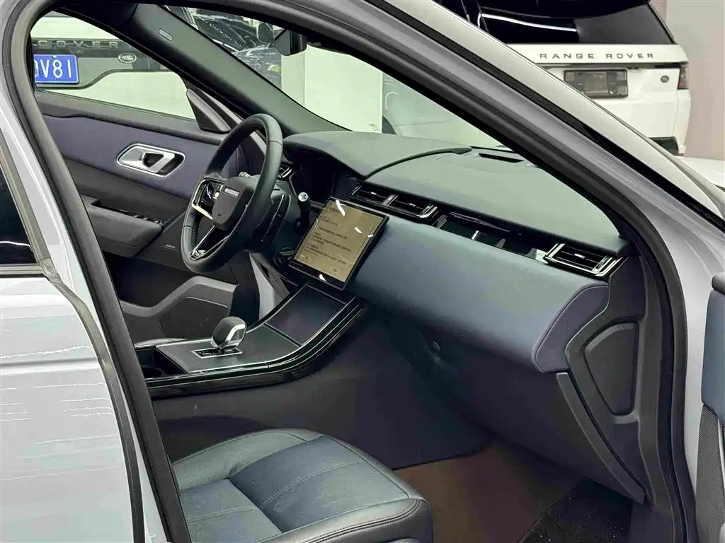 Land Rover Range Rover Velar 2024 — фото 8