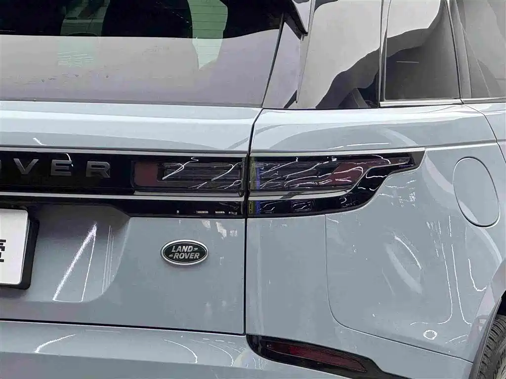 Land Rover Range Rover Velar 2024 — фото 16