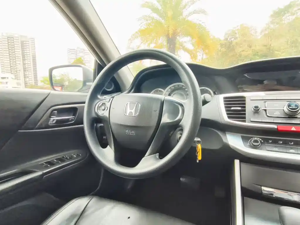 Honda Accord 2015 — фото 10