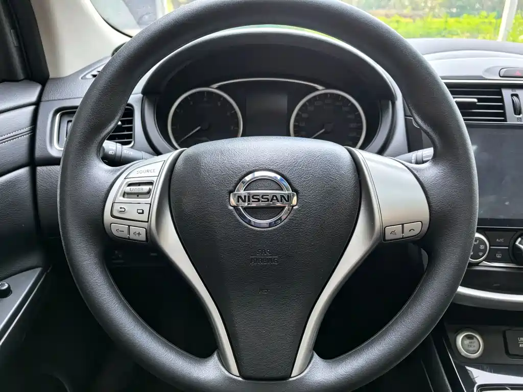 Nissan Tiida 2018 — фото 14