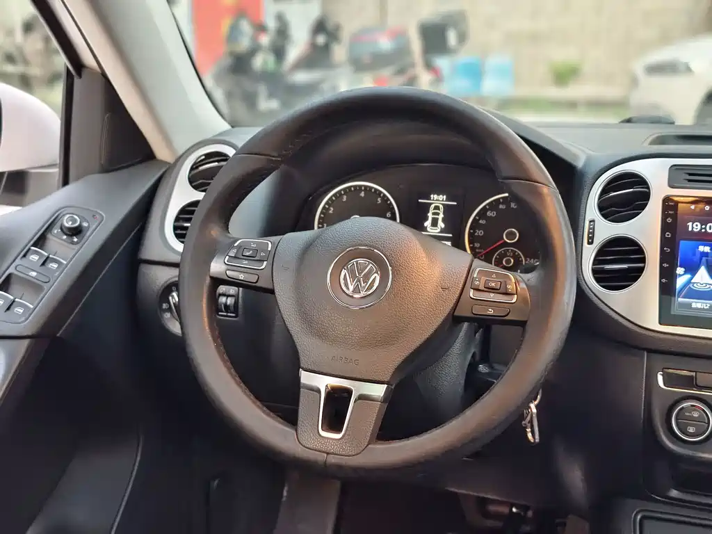 Volkswagen Tiguan 2017 — фото 9