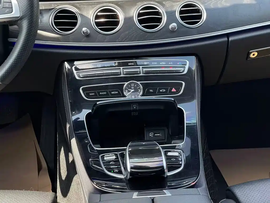 Mercedes-Benz E-Class 2017 — фото 9