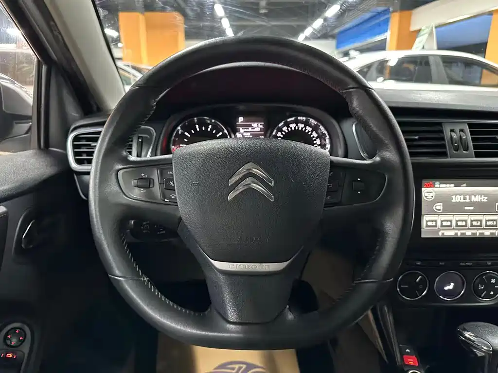 Citroen C3-XR 2015 — фото 10