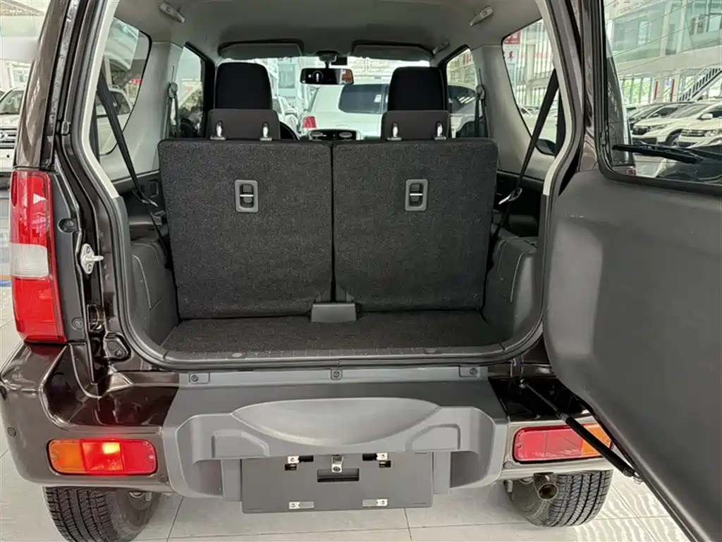 Suzuki Jimny 2018 — фото 16
