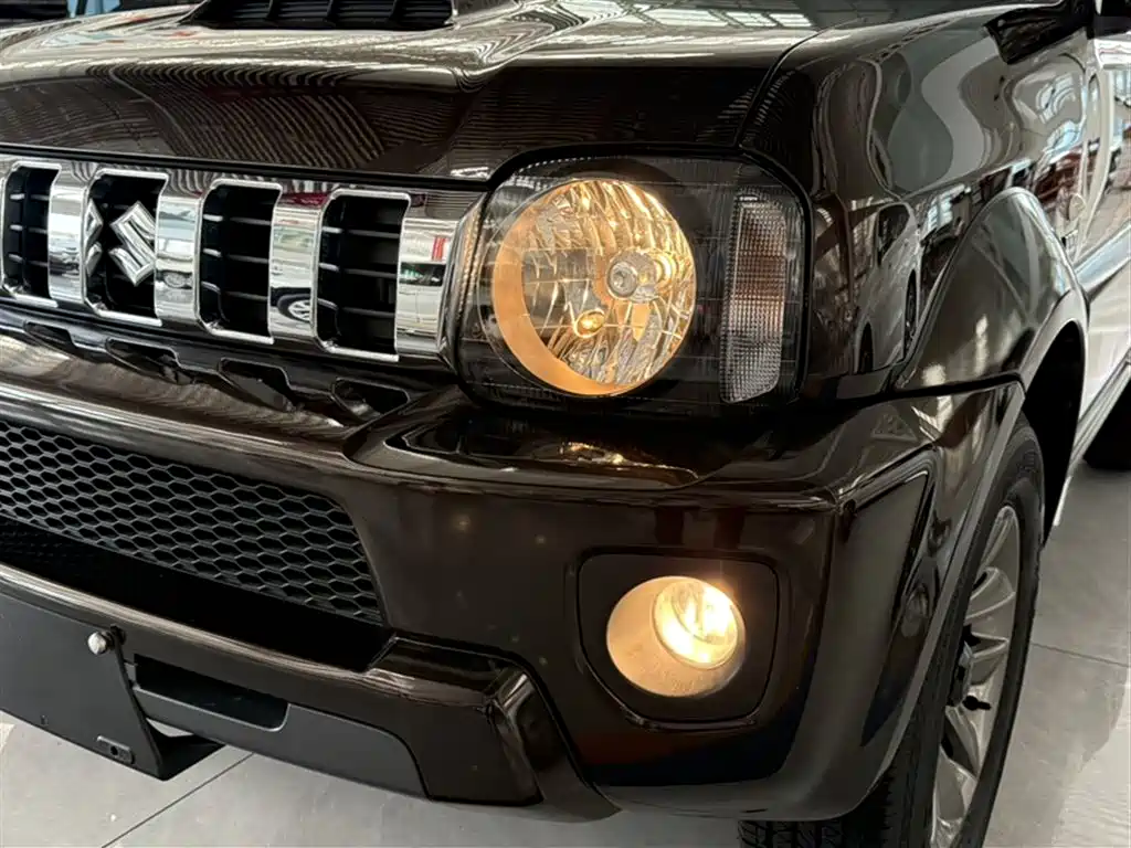 Suzuki Jimny 2018 — фото 12
