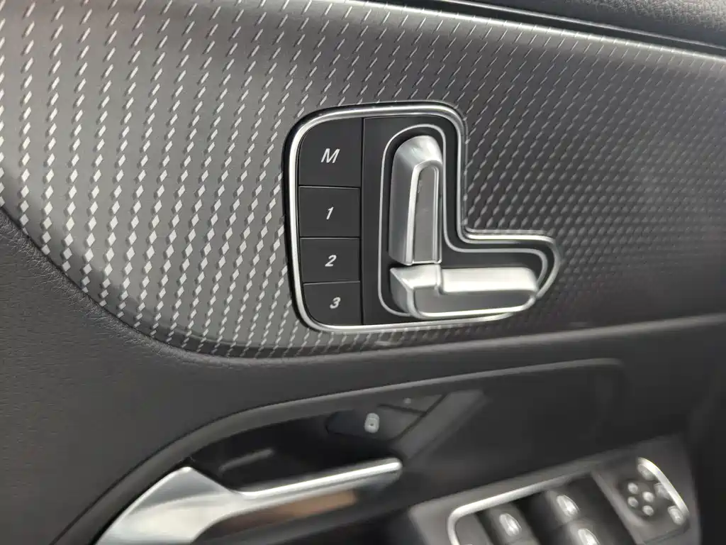 Mercedes-Benz B-Class 2023 — фото 15