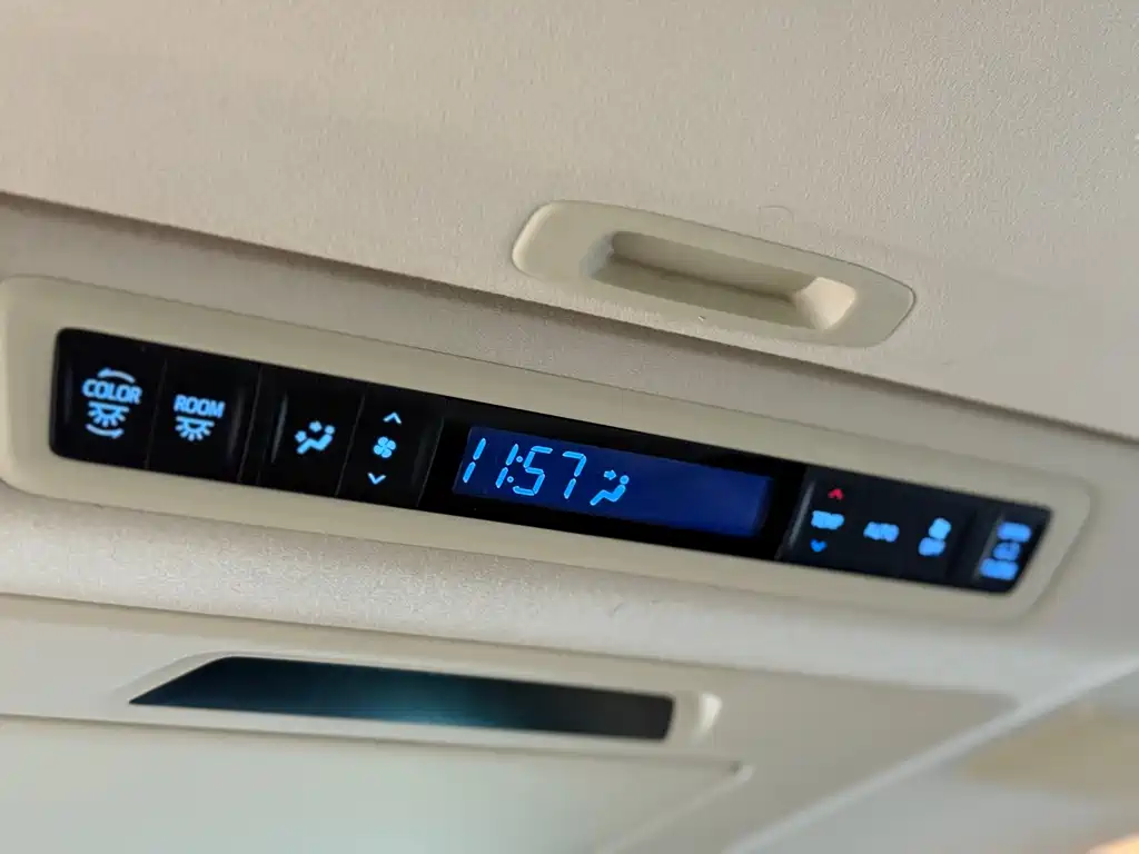 Toyota Alphard 2015 — фото 15