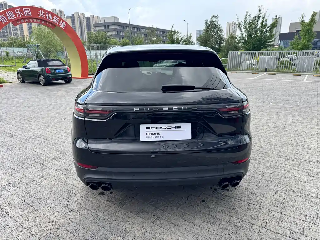 Porsche Cayenne 2018 — фото 13