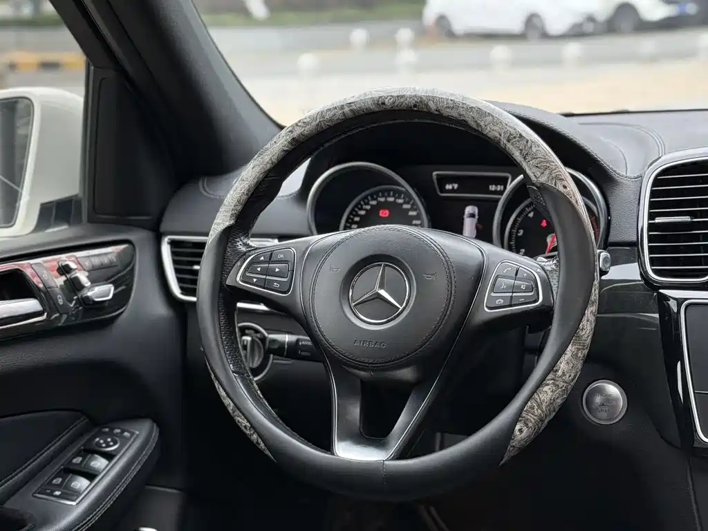 Mercedes-Benz GLS 2017 — фото 9