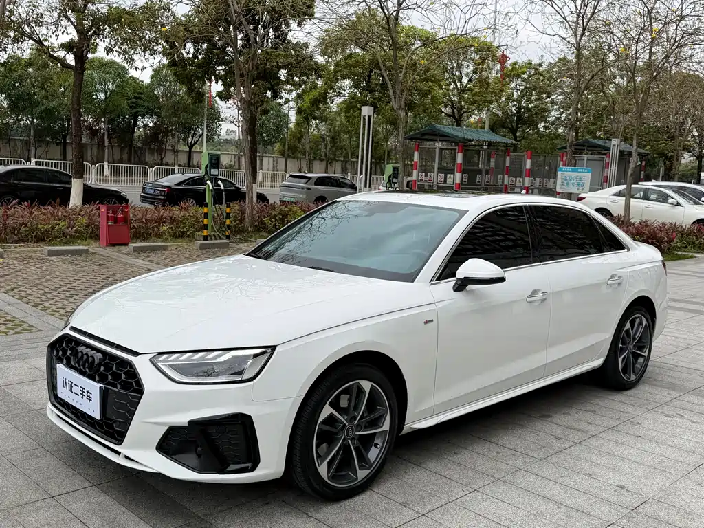 Audi A4L 2023 — фото 1