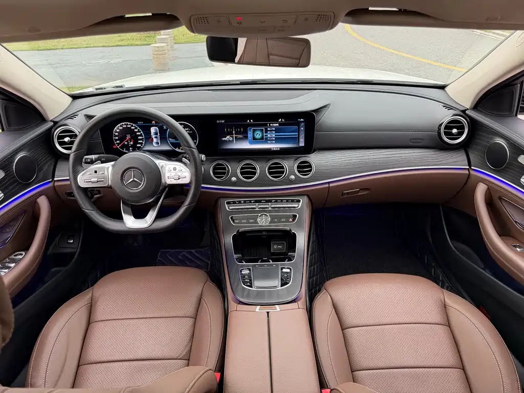 Mercedes-Benz E-Class 2020 — фото 11