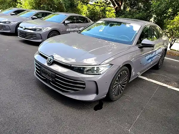 Volkswagen Passat 2024