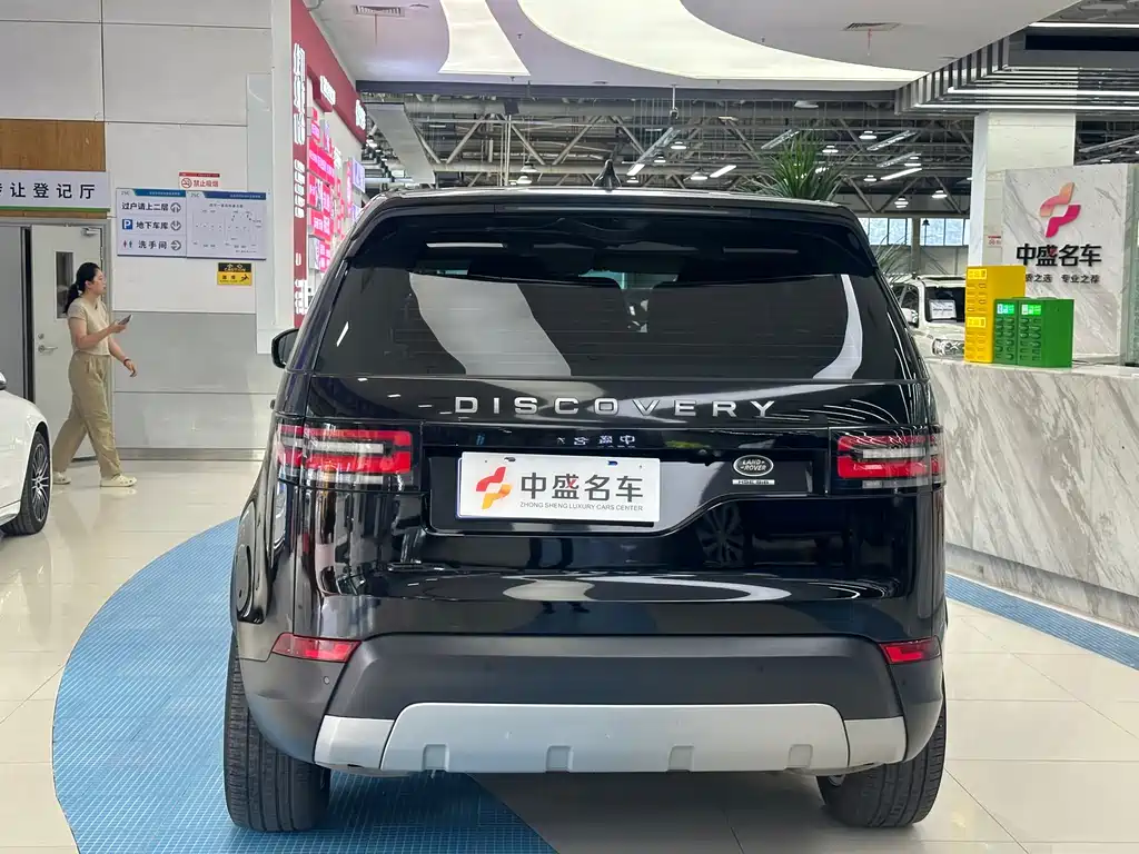 Land Rover Discovery 2018 — фото 28