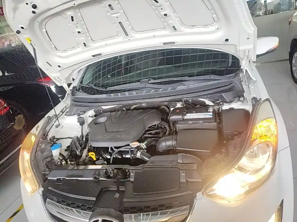 Hyundai Elantra 2016 — фото 20