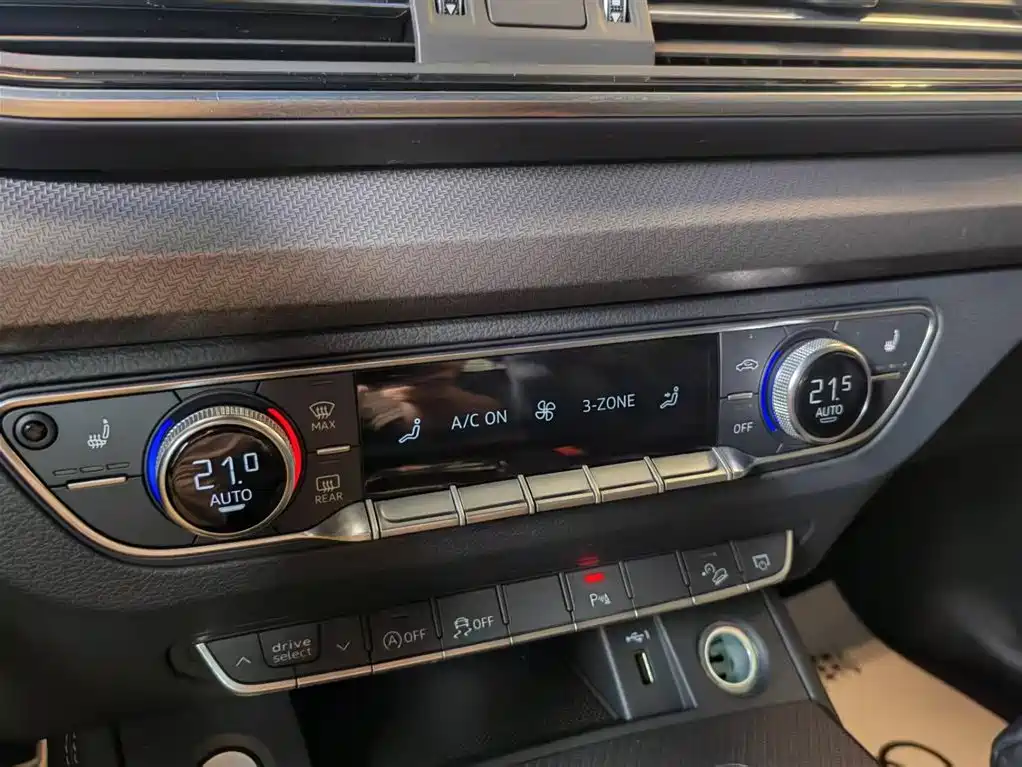 Audi Q5L 2023 — фото 10