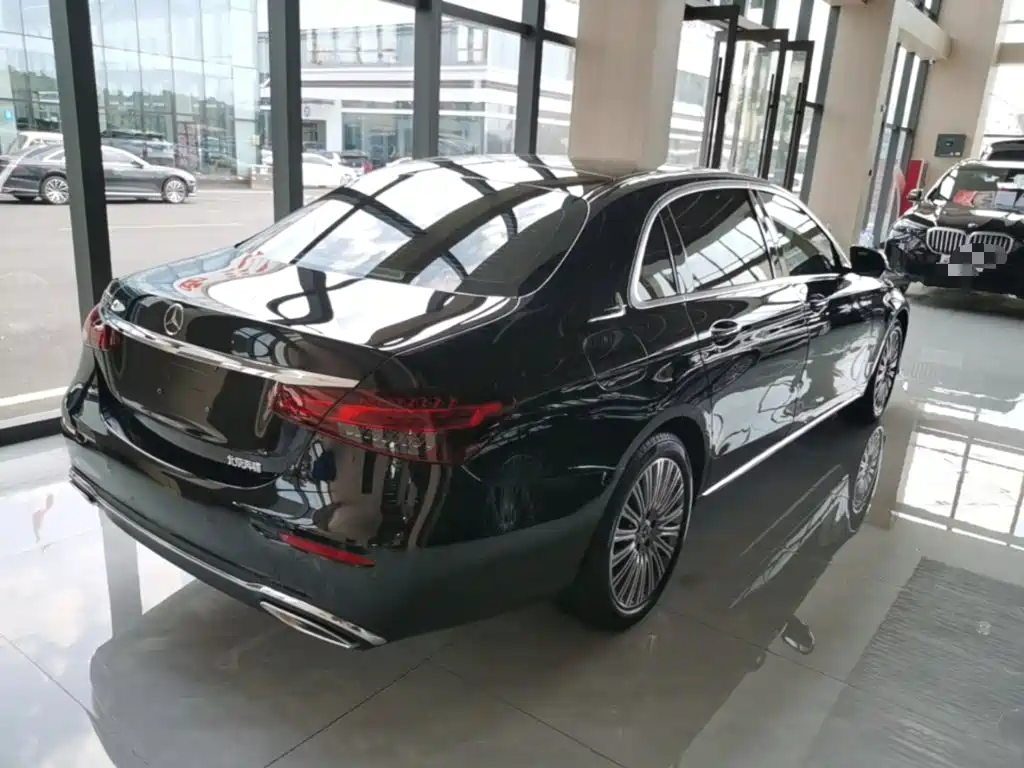 Mercedes-Benz E-Class 2023 — фото 7