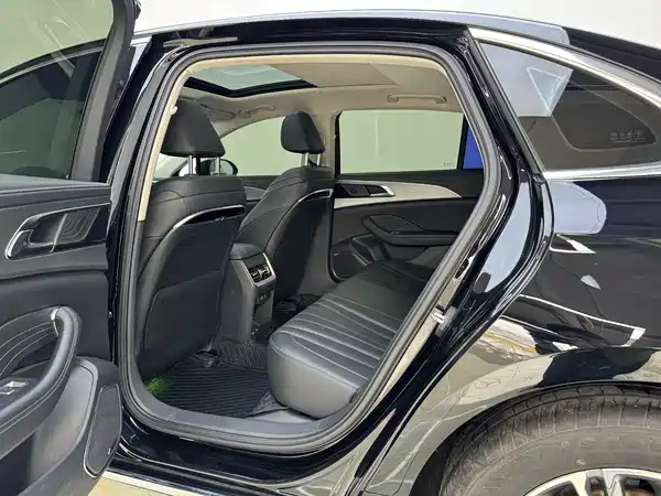 Hongqi H5 2024