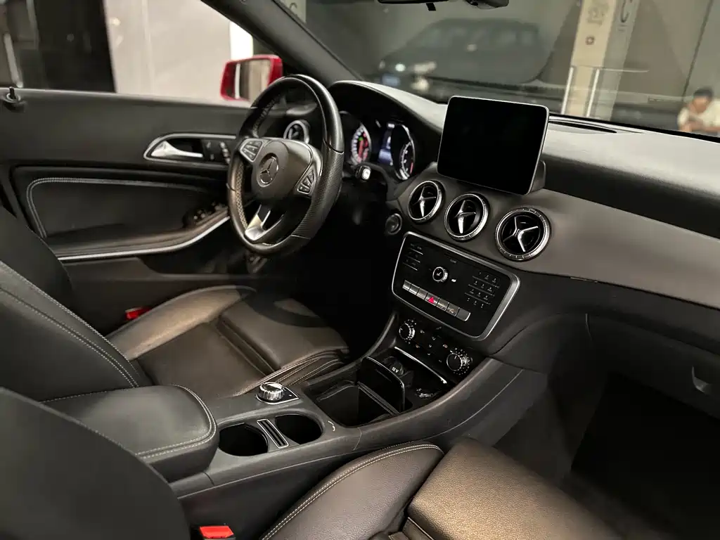 Mercedes-Benz CLA 2018 — фото 20