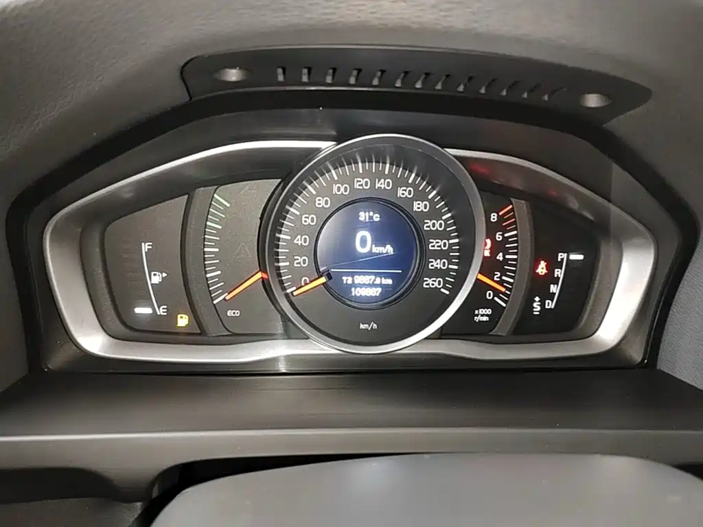 Volvo S60 2018 — фото 12