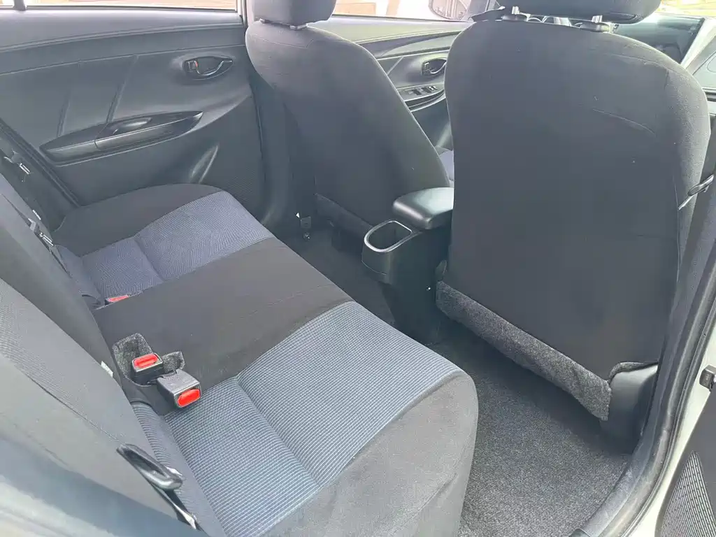 Toyota Yaris L 2019 — фото 27