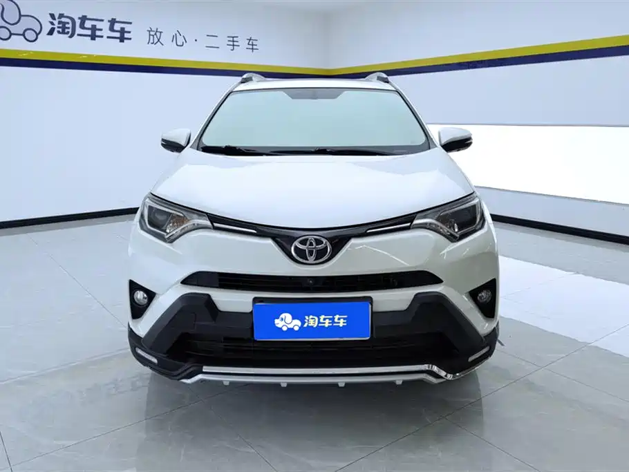 Toyota RAV4 2018 — фото 2