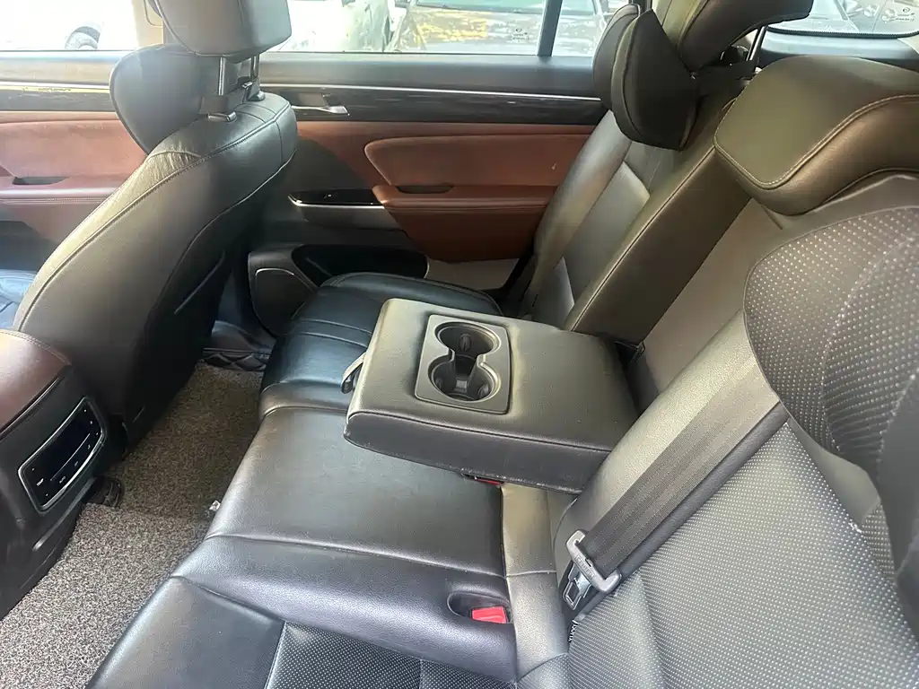GAC Motor Trumpchi GS8 2017 — фото 13