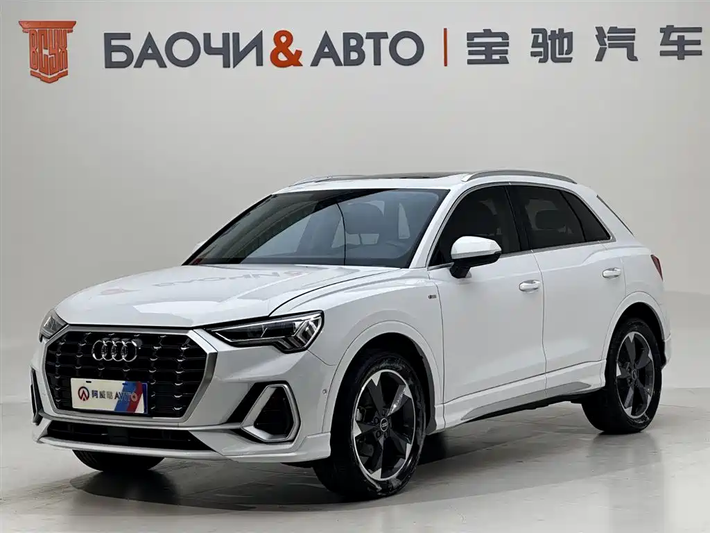 Audi Q3 2022 — фото 1