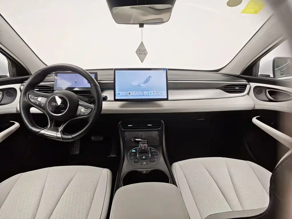 BYD Seal 05 DM-i 2025 — фото 18