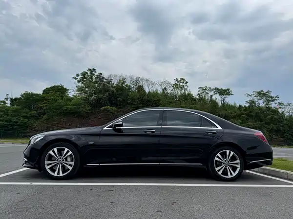 Mercedes-Benz S-Class 2020