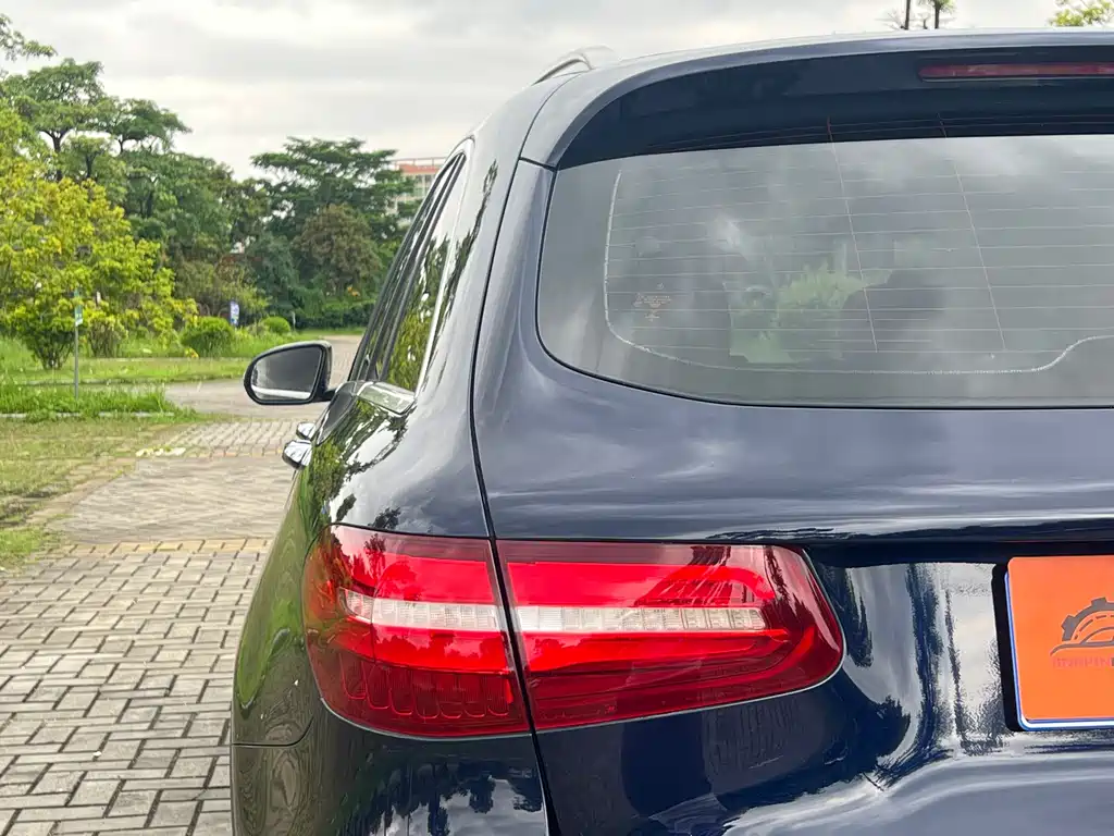 Mercedes-Benz GLC 2018 — фото 19