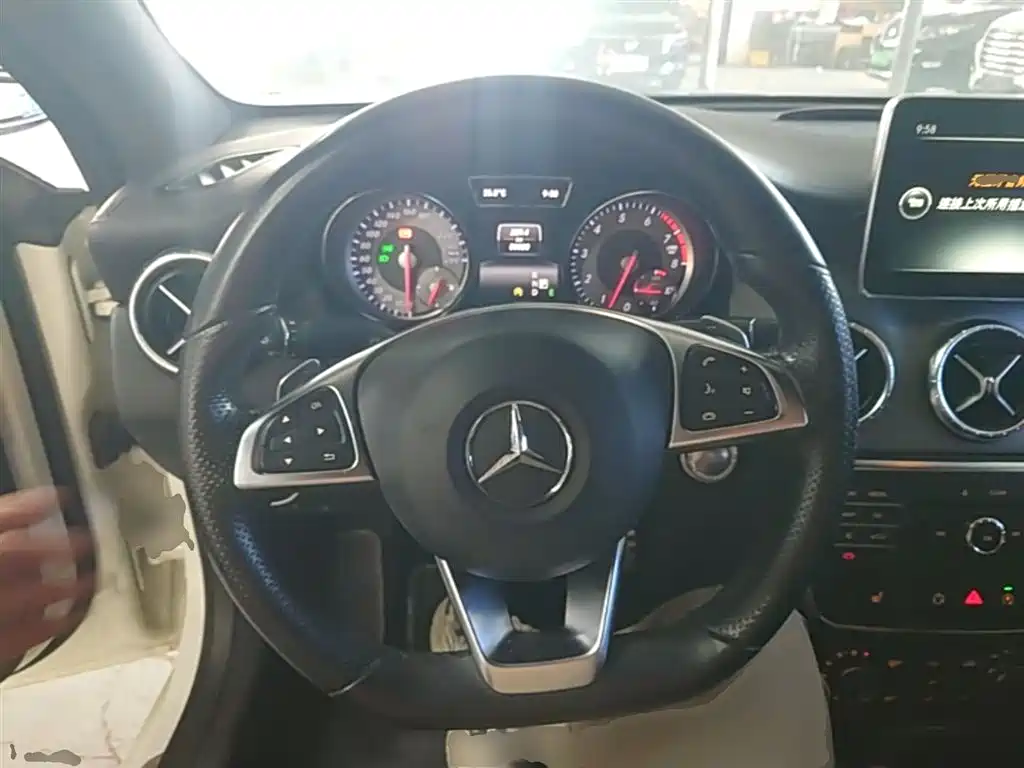 Mercedes-Benz CLA 2015 — фото 11