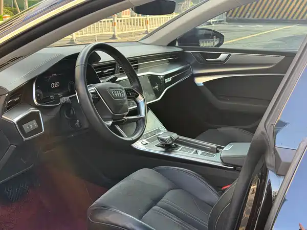 Audi A7L 2023