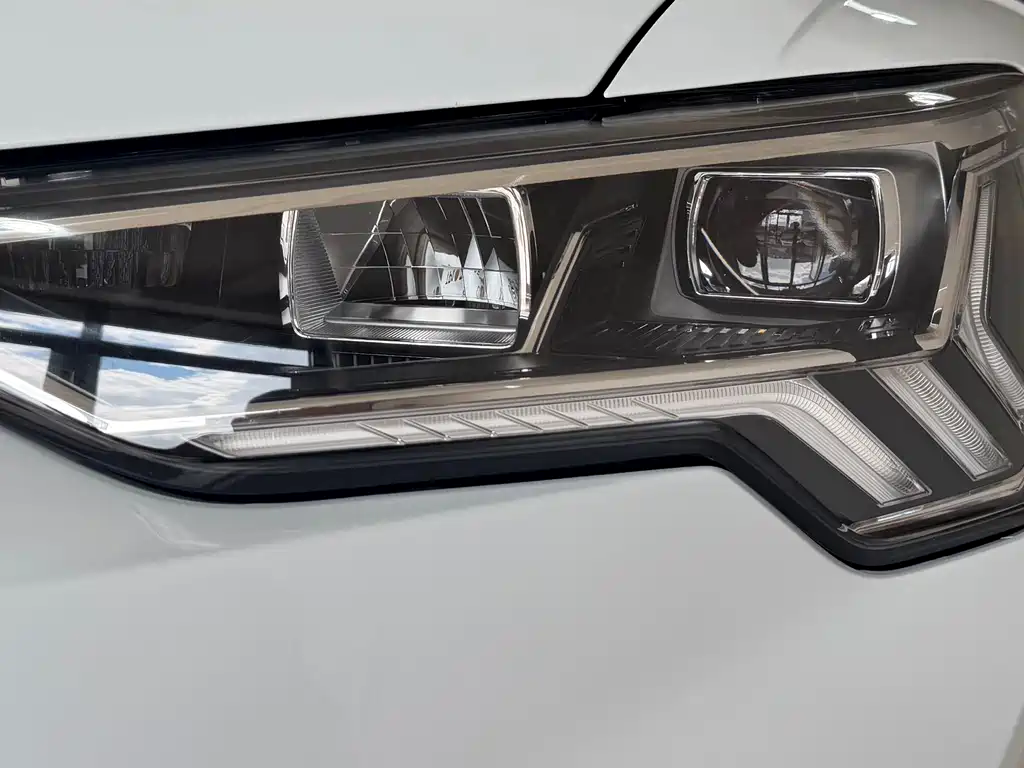 Audi Q3 2023 — фото 22