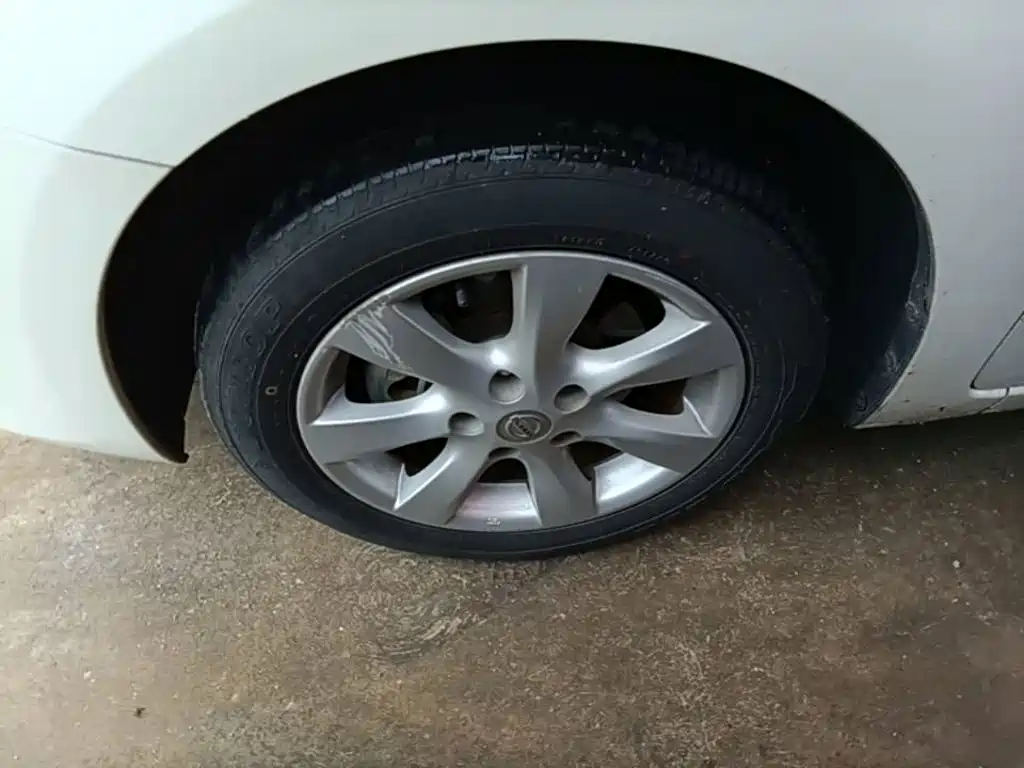 Nissan Tiida 2015 — фото 23