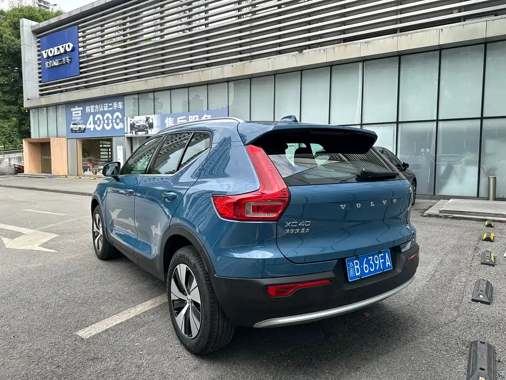 Volvo XC40 2024 — фото 6