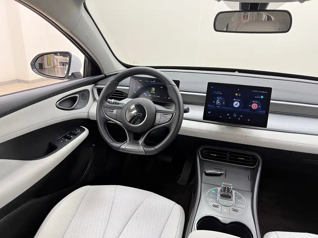 BYD Seal 05 DM-i 2025 — фото 21