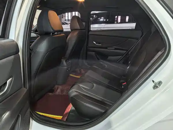 Hyundai Elantra 2023