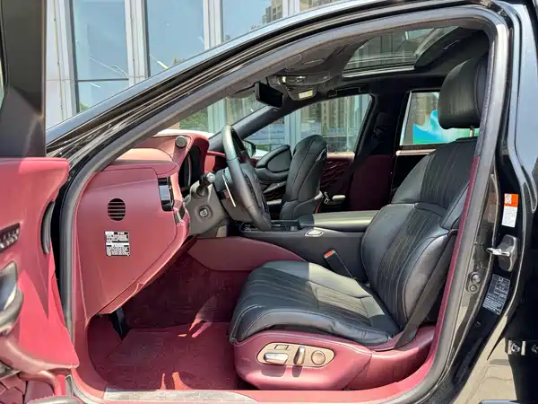 Lexus LS 2018